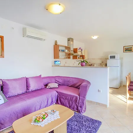Beautiful In With House Sea View *