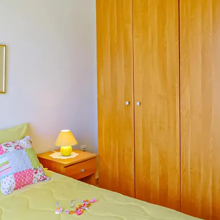 4 Bedroom Beautiful In Vakantiehuis