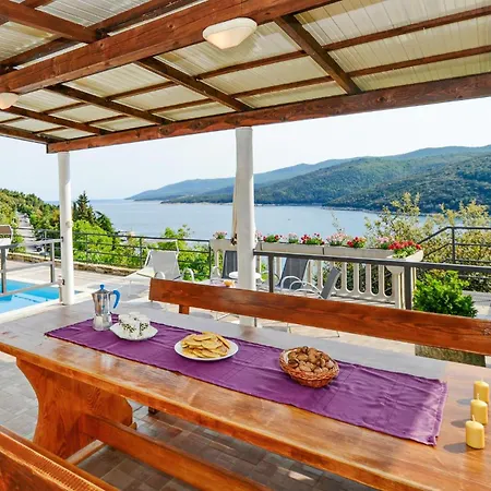 Vakantiehuis 4 Bedroom Beautiful In