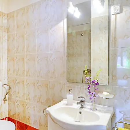 4 Bedroom Beautiful In Rabac